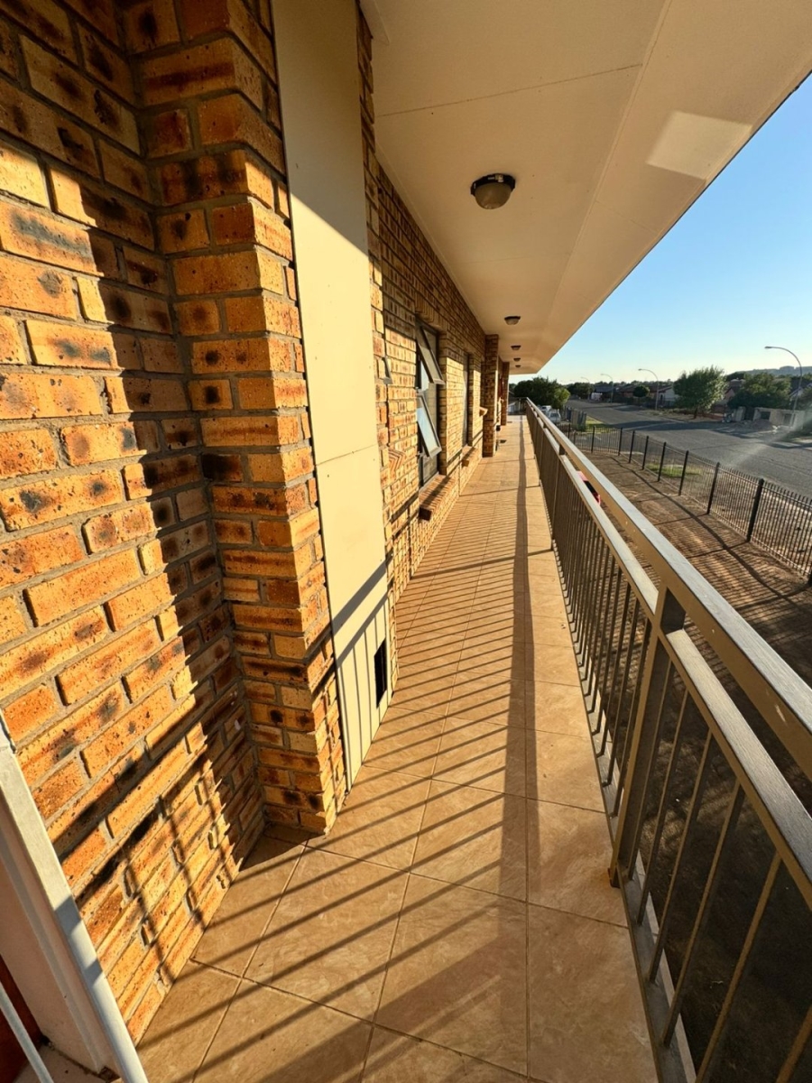 2 Bedroom Property for Sale in Lourierpark Free State